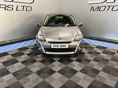Used 2011 Renault Clio 2011 RENAULT CLIO 1.5 DCI DYNAMIQUE TOMTOM 5 DOOR 90 BHP (FINANCE AND WARRANTY) in Newry