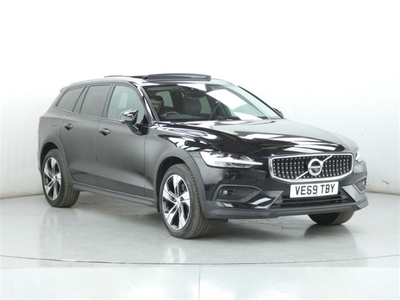 Used 2020 Volvo V60 2.0 T5 CROSS COUNTRY PLUS AWD 5d 246 BHP in Cambridgeshire
