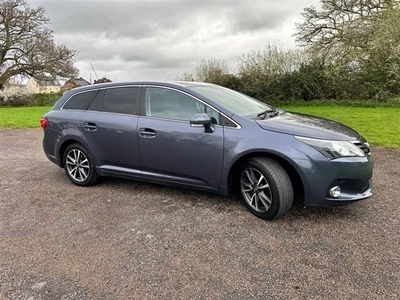 Toyota Avensis Tourer (2014/64)