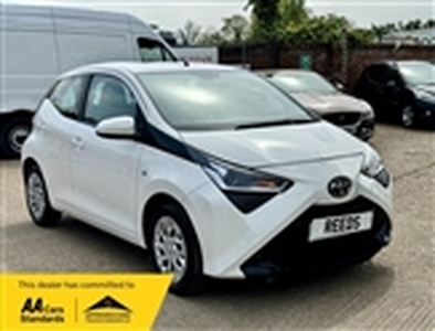 Used 2019 Toyota Aygo 1.0 VVT-i x-play x-shift Euro 6 5dr in Staines
