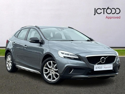 2018 VOLVO V40 T3 [152] Cross Country Pro 5dr