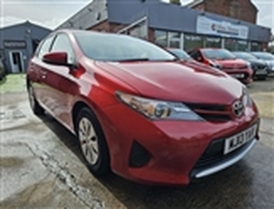 Used 2013 Toyota Auris 1.3 ACTIVE DUAL VVT-I 5DR Manual RED in Congleton
