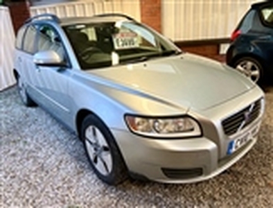 Used 2010 Volvo V50 1.6 D AMAZING MPG AND ONLY 35 YEAR ROAD TAX **FULL SERVICE HISTORY - 12 STAMPS IN THE BOOK**NEW MO in Bradford