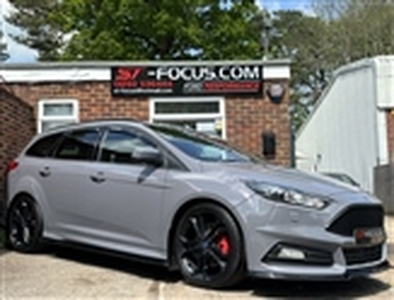 Used 2016 Ford Focus 2.0T EcoBoost ST-3 5dr RARE STEALTH ESTATE! STAGE 2 290BHP! RAMAIR INTAKE! AIRTEC INTERCOOLER! in Crawley