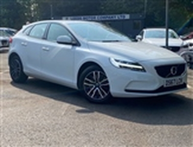 Used 2017 Volvo V40 1.5 T3 MOMENTUM NAV PLUS 5d 150 BHP in West Yorkshire