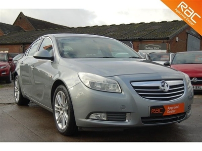 Vauxhall Insignia Hatchback (2011/61)