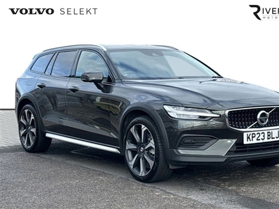 Used Volvo V60 2.0 B4D Cross Country 5dr AWD Auto in Wakefield