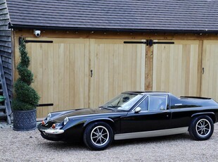 Lotus Europa Twin-Cam Special 5 Speed, 1973. Stunning JPS black with gold stripes.