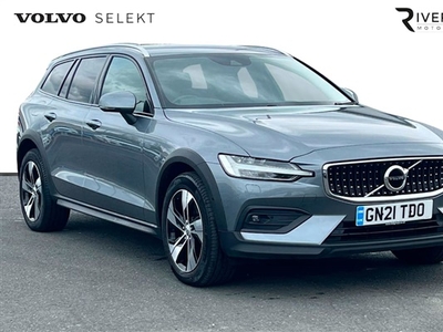 Used Volvo V60 2.0 B5P Cross Country 5dr AWD Auto in Leeds