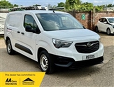 Used 2019 Vauxhall Combo 1.6 Turbo D 2300 Edition L2 H1 Euro 6 (s/s) 4dr in Staines