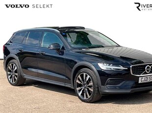 Used Volvo V60 2.0 B5P Cross Country 5dr AWD Auto in Wakefield