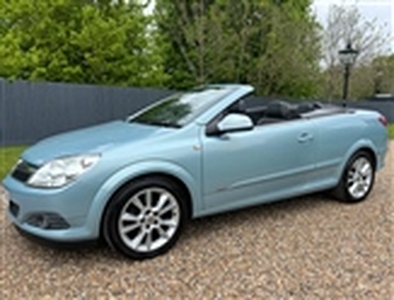 Used 2010 Vauxhall Astra 1.8i 16v Design Twin Top 2dr in Staines