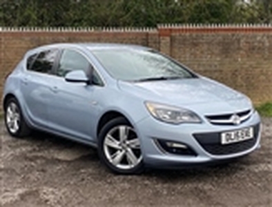 Used 2015 Vauxhall Astra 1.4i SRi Hatchback 5dr Petrol Manual Euro 6 (100 ps) in Rainham