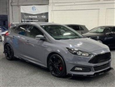 Used 2017 Ford Focus 2.0T EcoBoost ST-3 Euro 6 (s/s) 5dr in Bradford