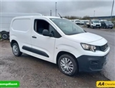 Used 2019 Peugeot Partner 1.5 BLUEHDI PROFESSIONAL L1 101 BHP IN WHITE WITH 42,100 MILES AND A FULL SERVICE HISTORY, 1 OWNER F in London