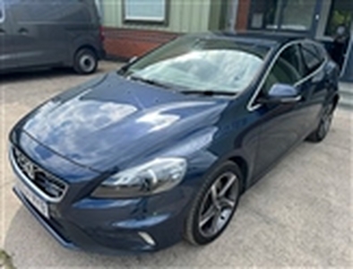 Used 2014 Volvo V40 2.0 T5 R-Design Lux Nav Hatchback 5dr Petrol Geartronic Euro 6 (s/s) (245 ps) in Wigan