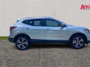 Used 2019 Nissan Qashqai 1.3 DiG-T N-Connecta 5dr in Eltham