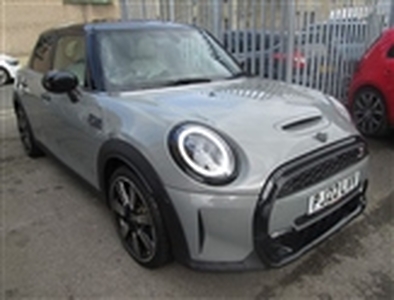 Used 2022 Mini Hatch 2.0 Cooper S Exclusive Steptronic Euro 6 (s/s) 5dr in Keighley