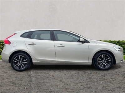 Used 2017 Volvo V40 T2 [122] Momentum 5dr Geartronic in Chichester