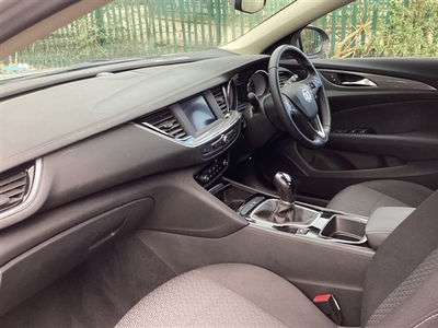 Used 2019 Vauxhall Insignia 1.5T Design 5dr in Bedfordshire