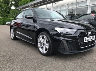 Audi A1 S line 30 TFSI 110 PS 6-speed