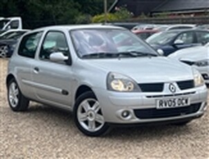 Used 2005 Renault Clio 1.1L EXTREME 4 DYNAMIQUE 16V 3d 75 BHP in Ripley