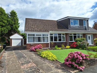 2 Bedroom Semi-detached Bungalow For Sale In Chadderton, Oldham