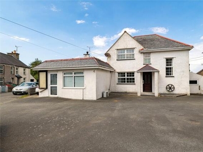 3 Bedroom Detached House For Sale In Pwllheli, Lon Cae Glas