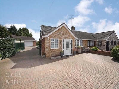 3 Bedroom Semi-detached Bungalow For Sale In Luton, Bedfordshire