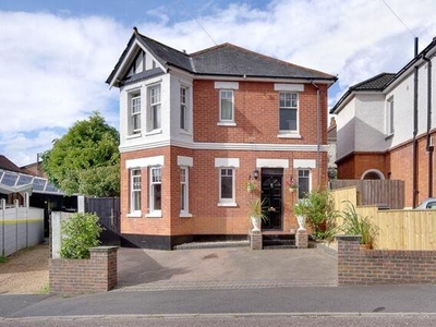 4 Bedroom Detached House For Sale In Charminster