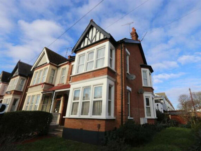 1 Bedroom Flat For Sale In Southend-on-sea