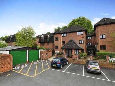 1 Bedroom Flat For Sale In Warley, Brentwood