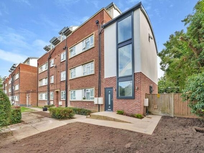 1 Bedroom Town House For Sale In Berkshire