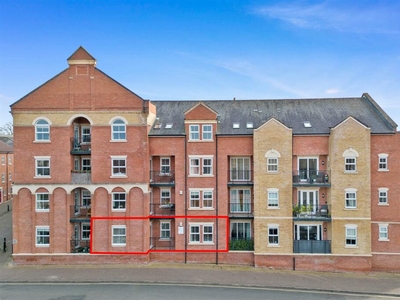 2 bedroom apartment for sale in Armstrong Drive, Worcester, WR1