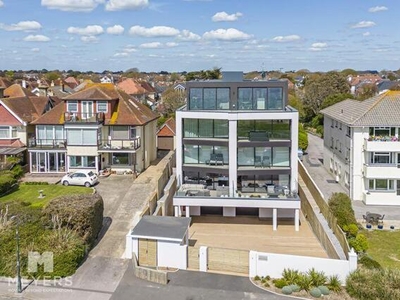 2 Bedroom Apartment For Sale In Bournemouth