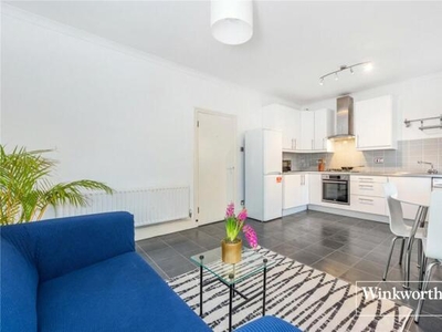 2 Bedroom Apartment For Sale In Finchley, London