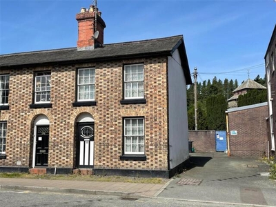 2 Bedroom End Of Terrace House For Sale In Llanidloes, Powys