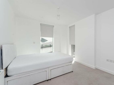 2 Bedroom Flat For Rent In Roehampton, London