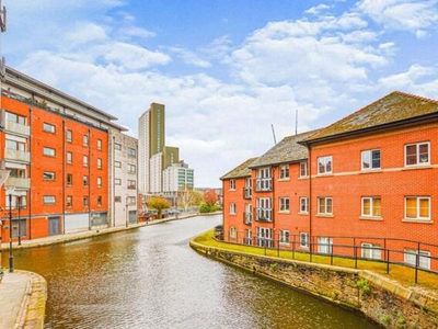 2 Bedroom Flat For Sale In Piccadilly Basin, Manchester