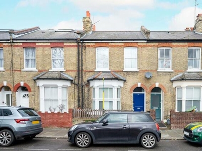 2 Bedroom Flat For Sale In Wendell Park, London