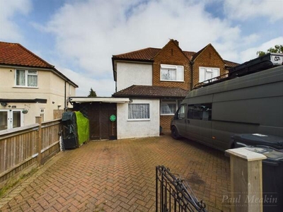 2 Bedroom Semi-detached House For Sale In New Addington