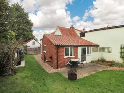 2 Bedroom Semi-detached House For Sale In Norwich, Norfolk