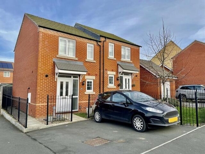 2 Bedroom Semi-detached House For Sale In Raunds, Wellingborough