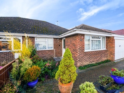 3 Bed Bungalow For Sale in Thatcham, RG18 - 4748380