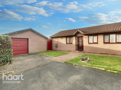 3 bedroom detached bungalow for sale in Brampton Lane, Armthorpe, Doncaster, DN3