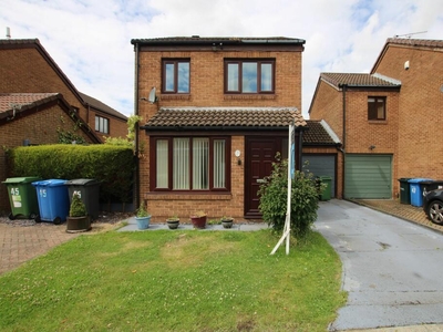 3 bedroom detached house for sale in Deanwater Close, Birchwood, WA3
