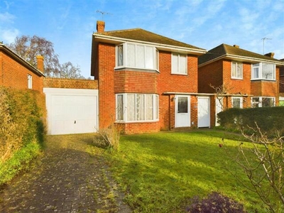 3 Bedroom Detached House For Sale In Goring-by-sea, Worthing