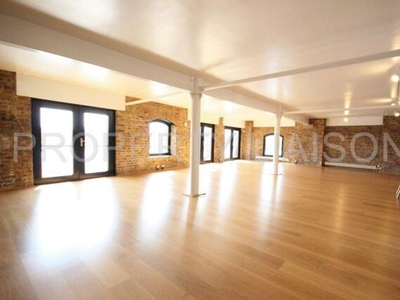3 Bedroom Flat For Rent In Wapping High Street, London