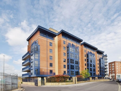 3 bedroom flat for sale in Charter House, Canute Road, SO14