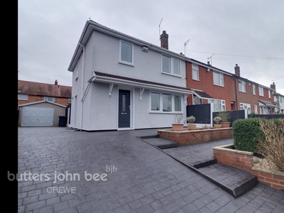 3 bedroom House - End of Terrace for sale in Crewe